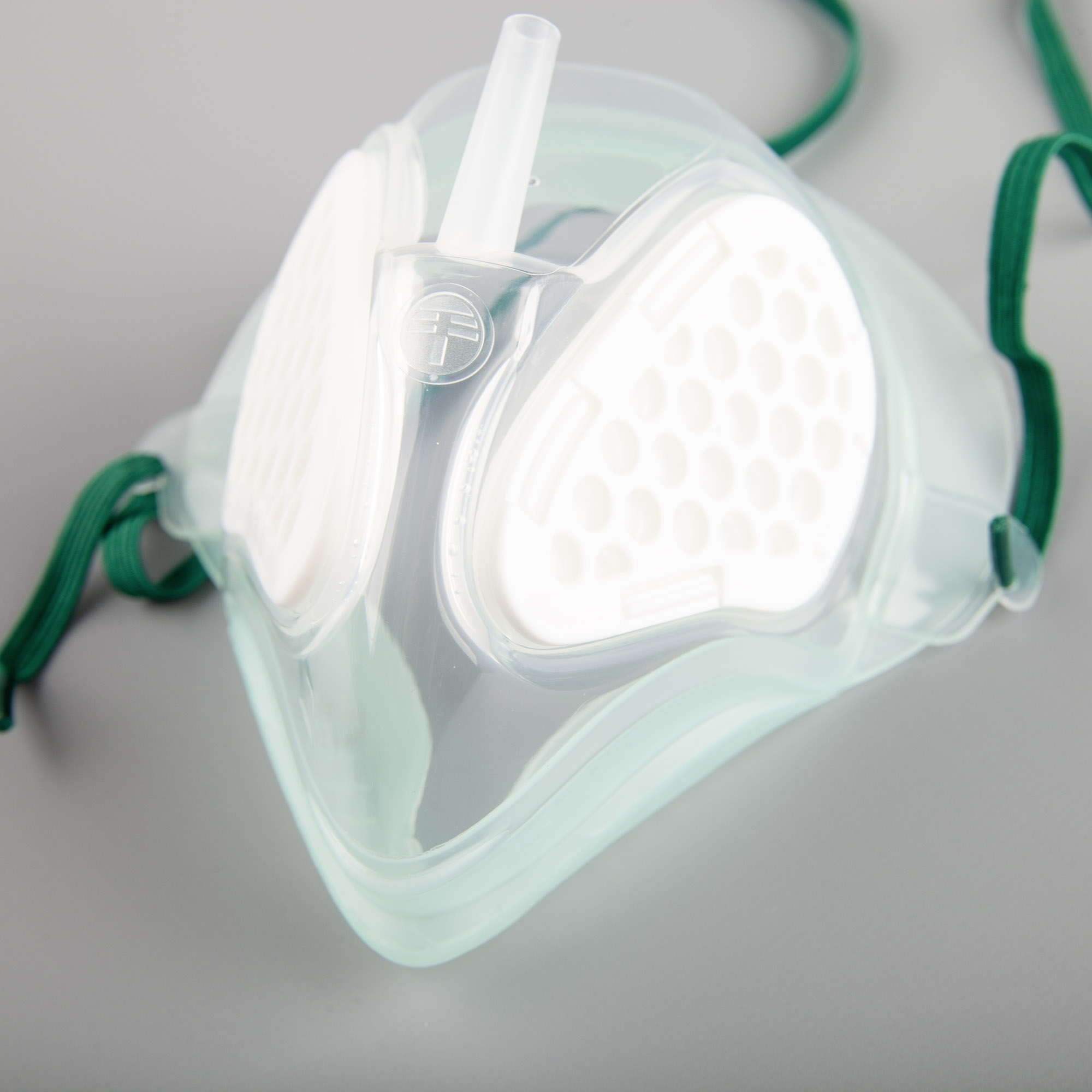 Sauerstoff-Maske mit integriertem Filtermedium